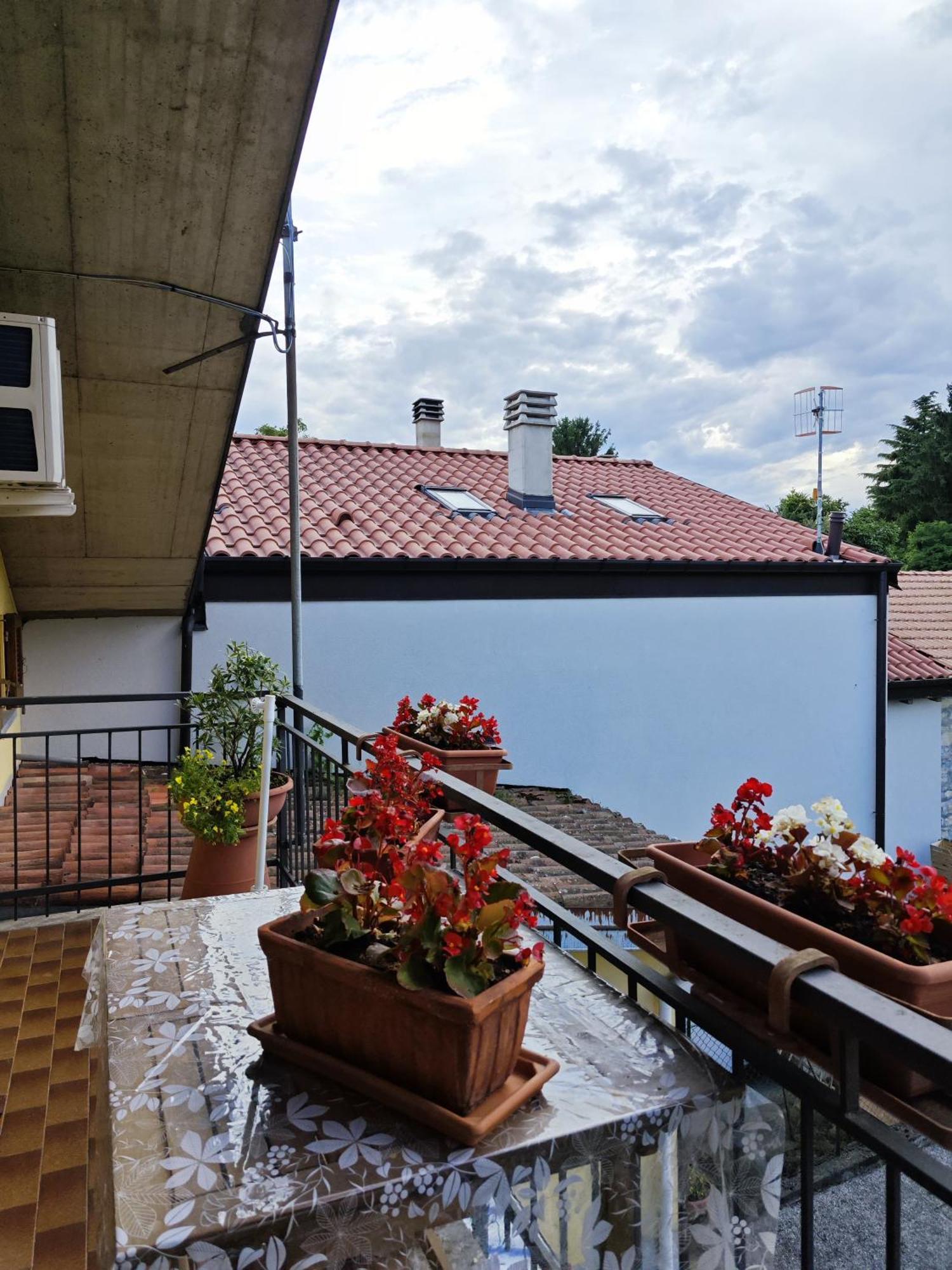 Casa Relax Apartment Laveno-Mombello Exterior photo